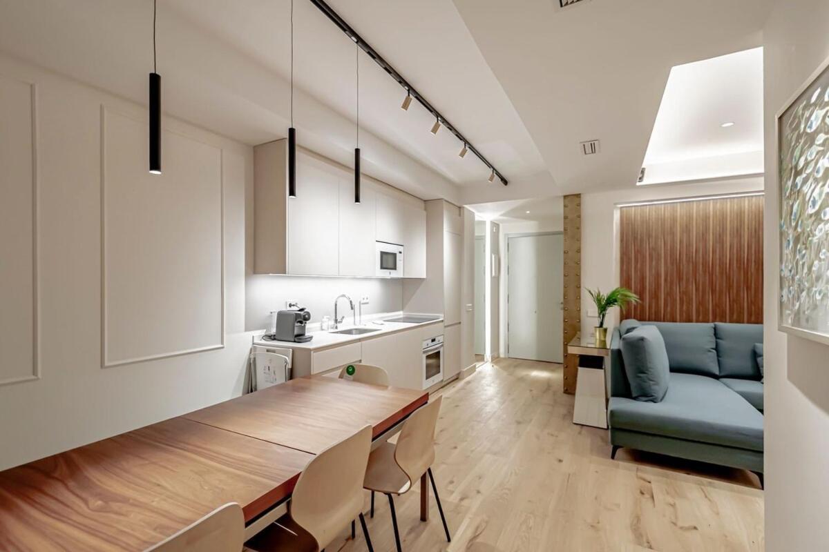 Stylish 5Br Flat With Terrace Apartment Мадрид Екстериор снимка